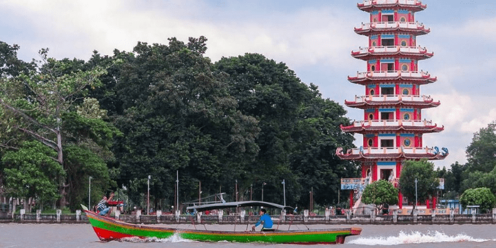 Klenteng Hok Tjing Rio dan Wisata Religi