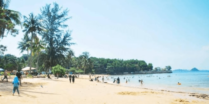 Menjaga Kelestarian Lingkungan Pantai di Kepulauan Riau