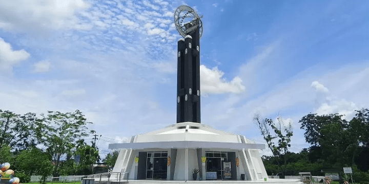 Sejarah Berdirinya Tugu Khatulistiwa, Dari Kayu Belian hingga Megah