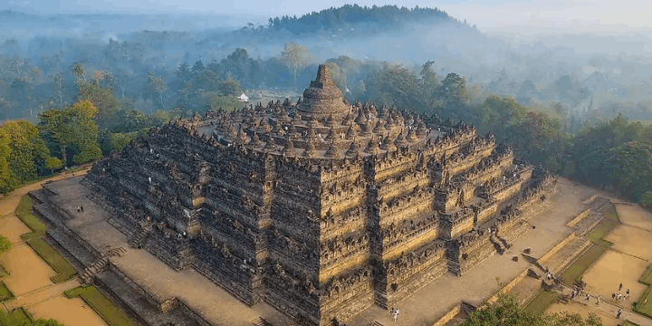 Struktur Megah dan Makna Filosofis Candi Borobudur