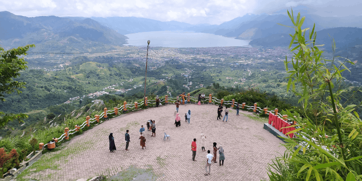 Fasilitas Wisata di Puncak Bukit