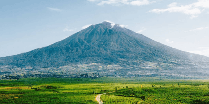 Tips Mendaki Gunung Kerinci: Estimasi Biaya, Perizinan, dan Waktu Terbaik untuk Berkunjung
