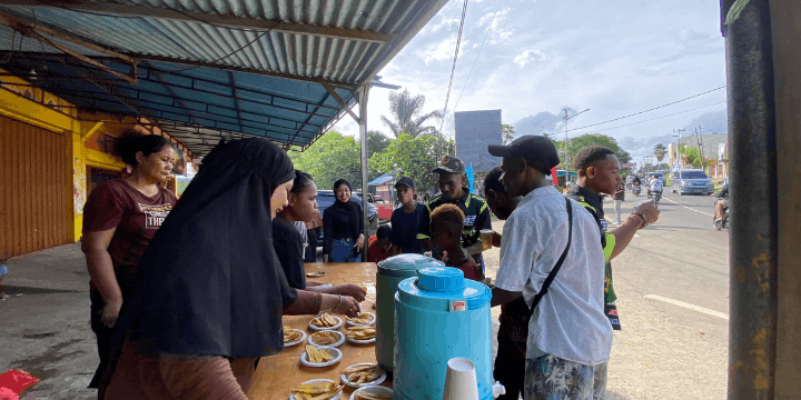 Kuliner Lokal Pulau Mansiman dan Keramahtamahan Penduduk