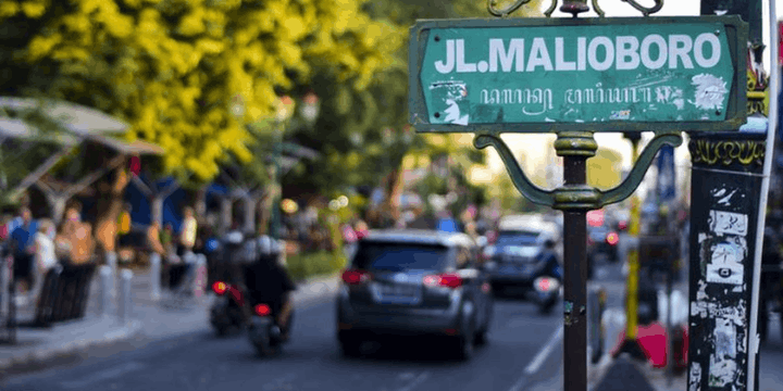 Malam di Jalan Malioboro, Ketika Lampu Kota Bercerita