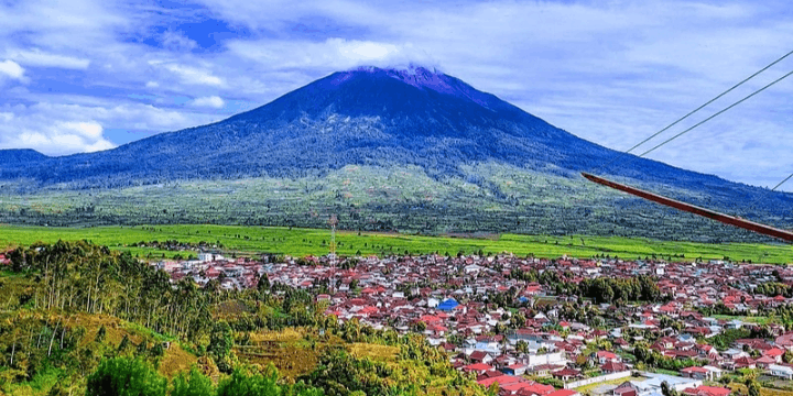 Menentukan Waktu Terbaik, Hindari Musim Hujan dan Kabut Tebal