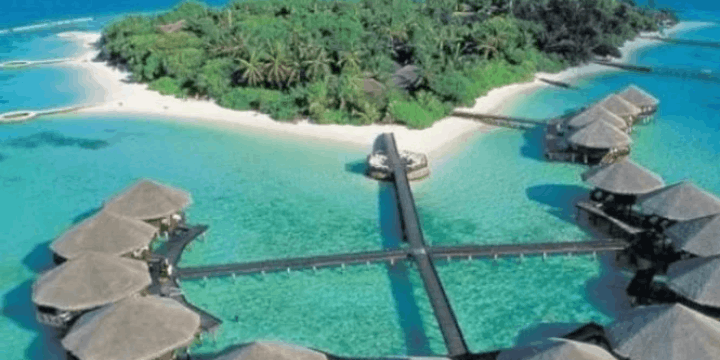 Pesona Visual Pulau Derawan, Menembus Jernihnya Kristal di Beranda Kalimantan