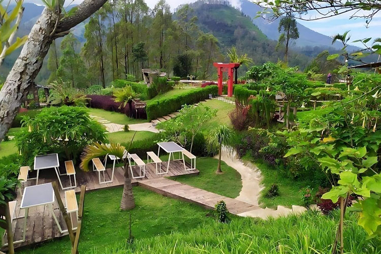 Bukit Nirwana Panorama Alam yang Menyatu